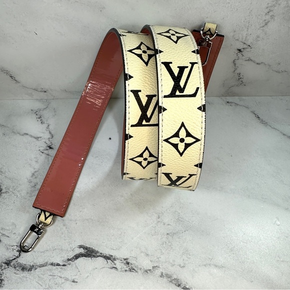 Louis Vuitton Handbags - Louis Vuitton Bag Strap Monogram b&w Pink patent leather shoulder bandouliere LV